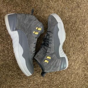 Air Jordan 12 wolf grey